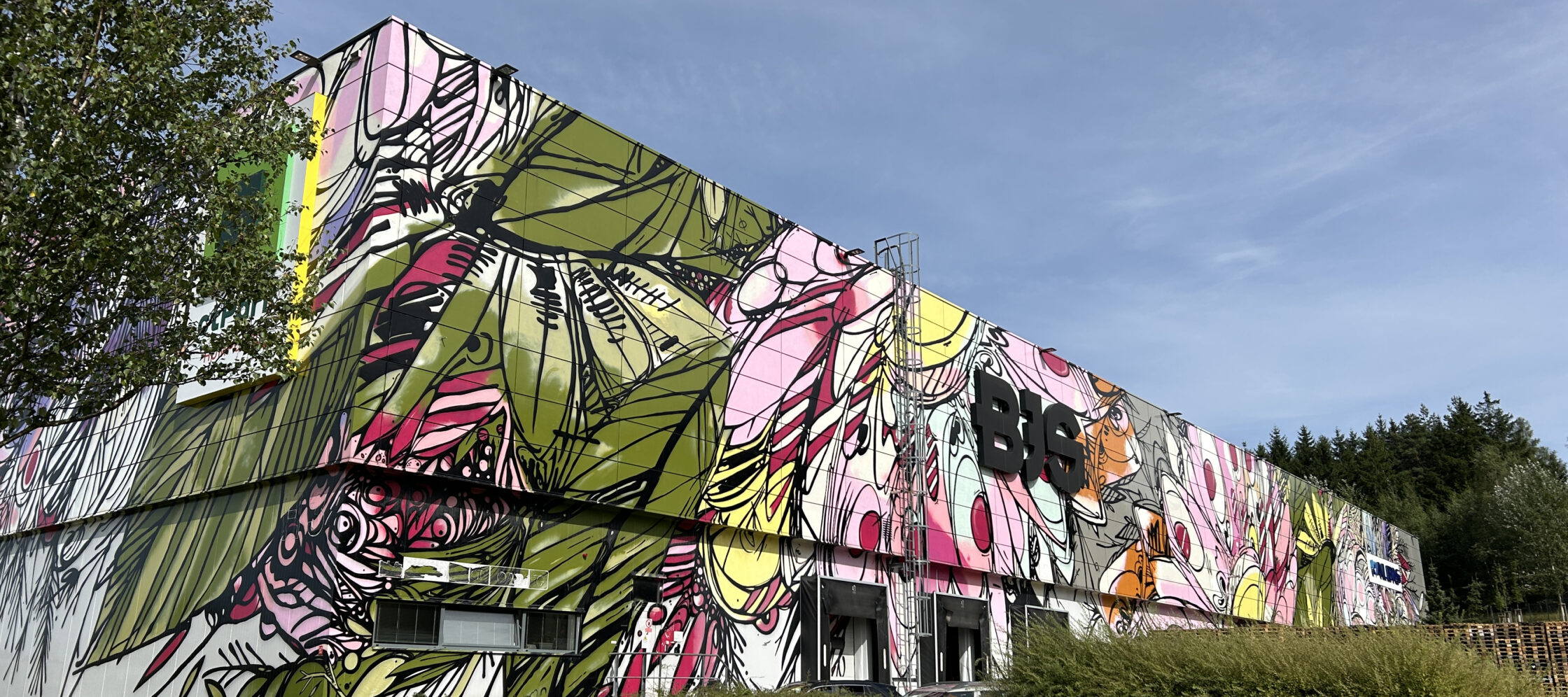 BJS tchèque s.r.o. a été créée en 2005 et est devenue l'un des plus grands producteurs de meubles en République tchèque.